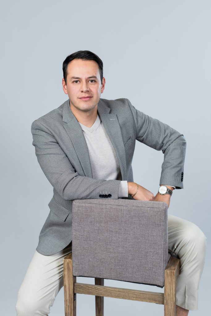 Luis González – H2O Shots