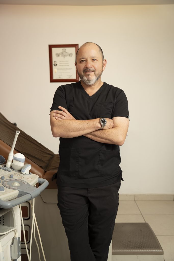 Dr. Iván Herrera Pacheco –  Ginecología, Obstetricia y Endoscopía Ginecológica