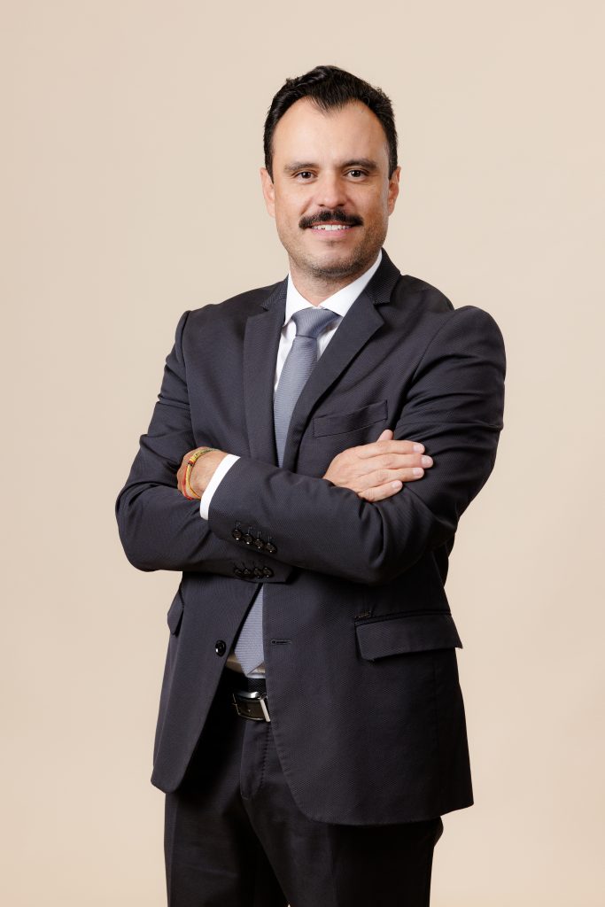 Lic. Raúl Bernal – Notario Público No. 5 de la Tercer Demarcación